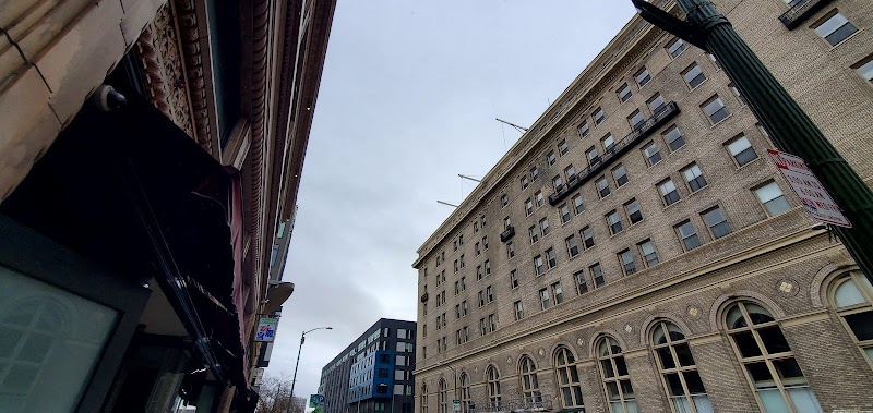 Photo of 14th Street & Alice Street Parking Lot, Oakland, CA