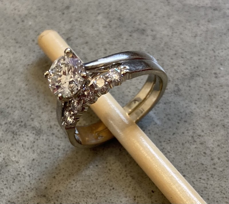 Deleuse Jewelers photo 5