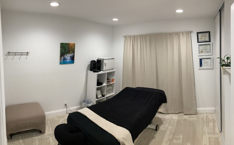 MartinezRelaxingMassage photo 2