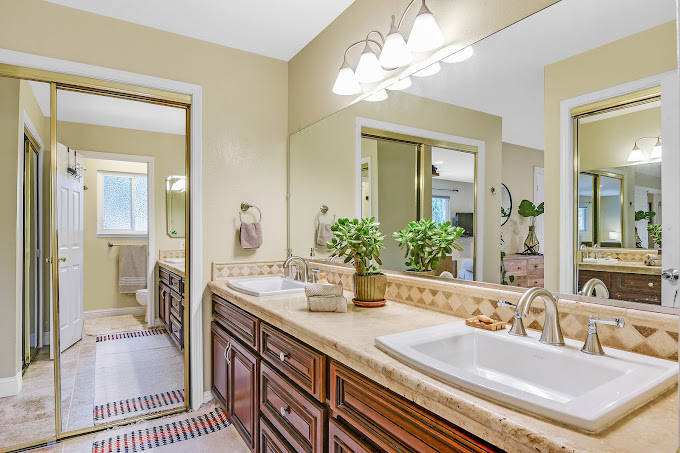KW Bay Area Real Estate Agent in Saratoga, California : Haiyan Fu REALTOR photo 4