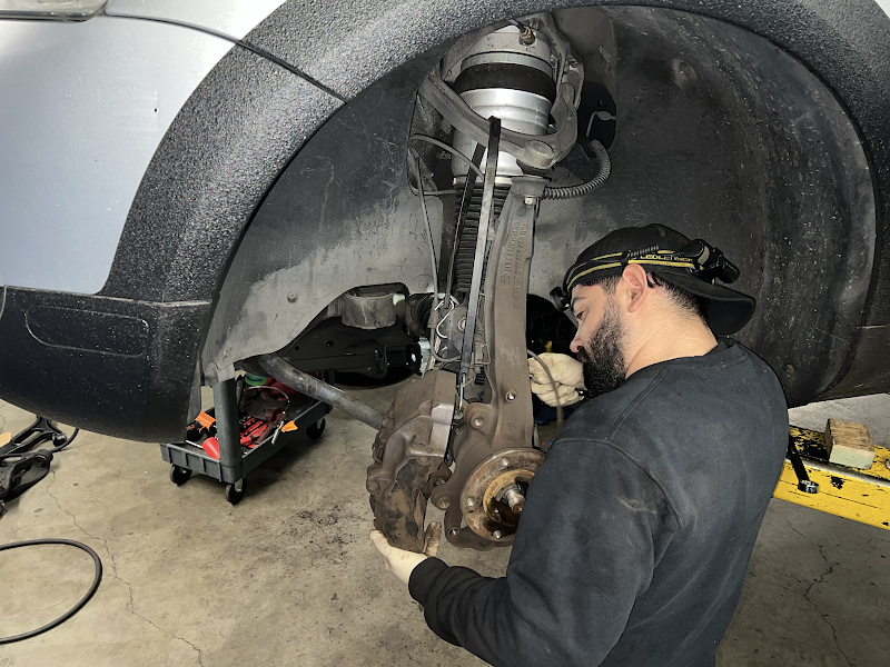 J.E.V. Automotive photo 4