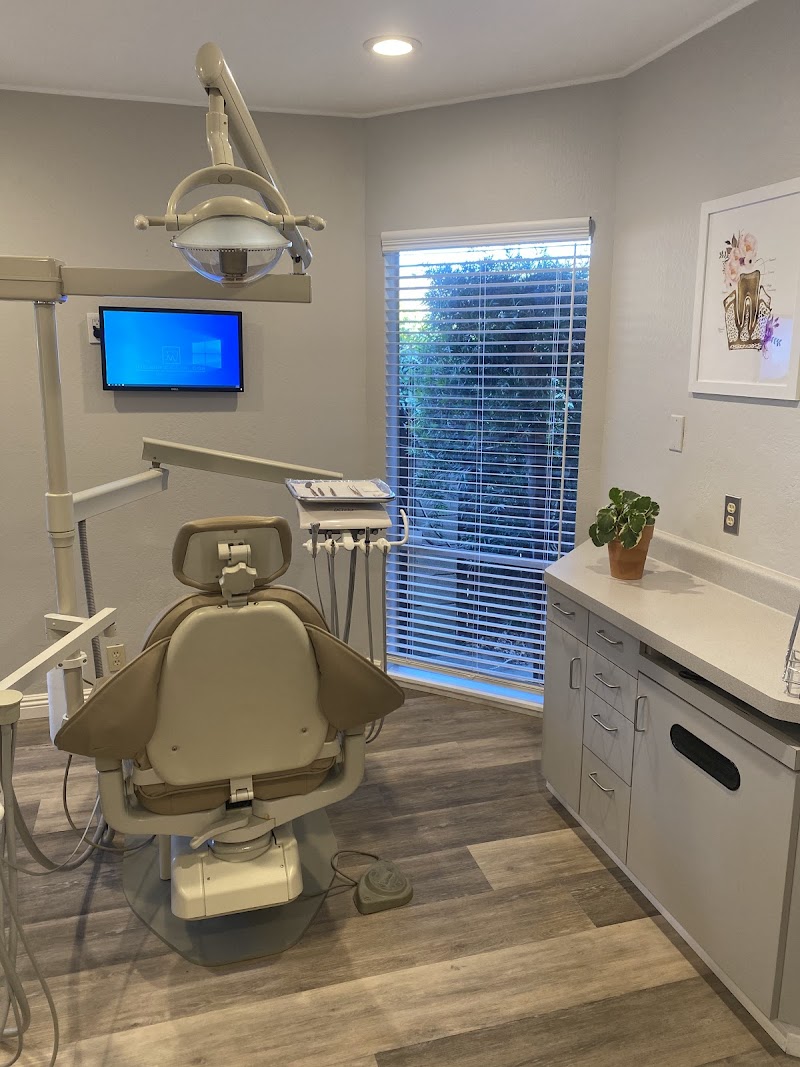 Melanie Gaglioti, DDS photo 5