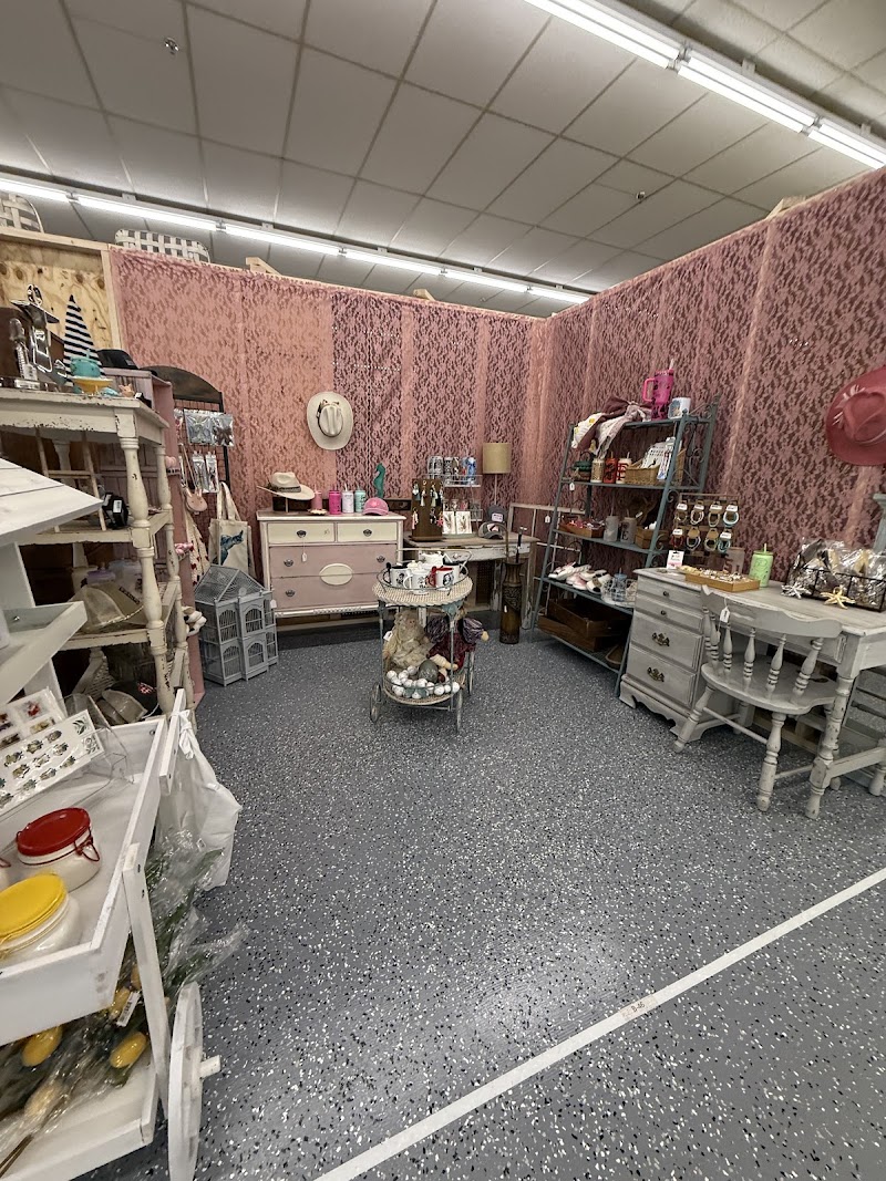 Antique Mall of Dade City photo 4
