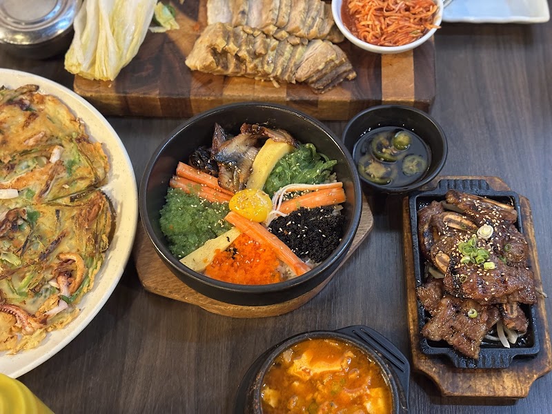 Gogi photo 2