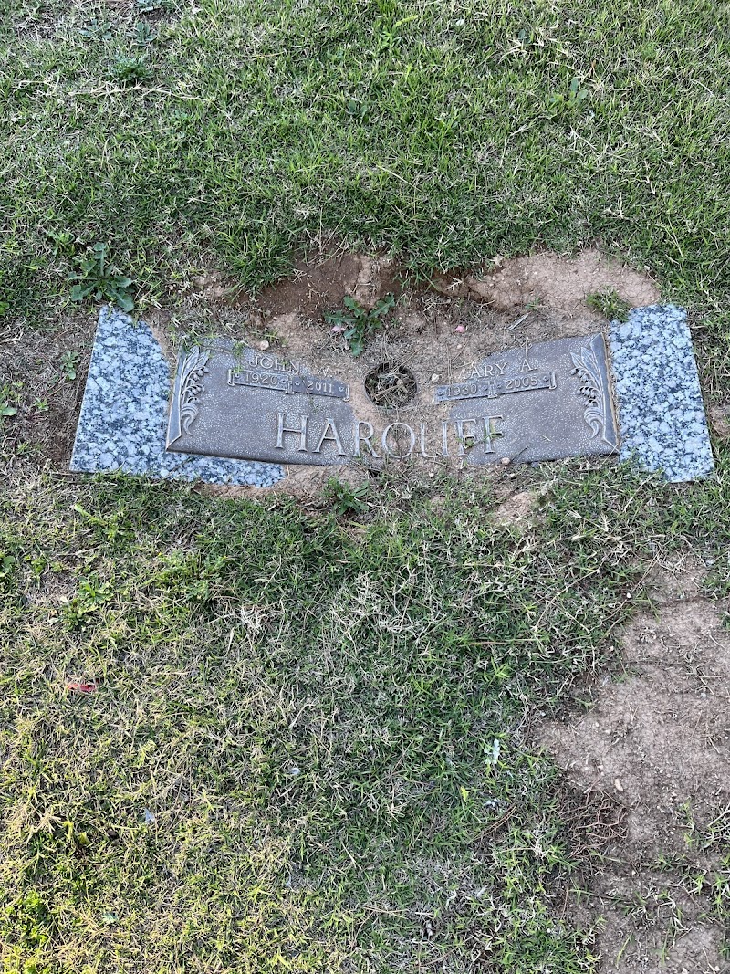 Resthaven Park Cemetery photo 3