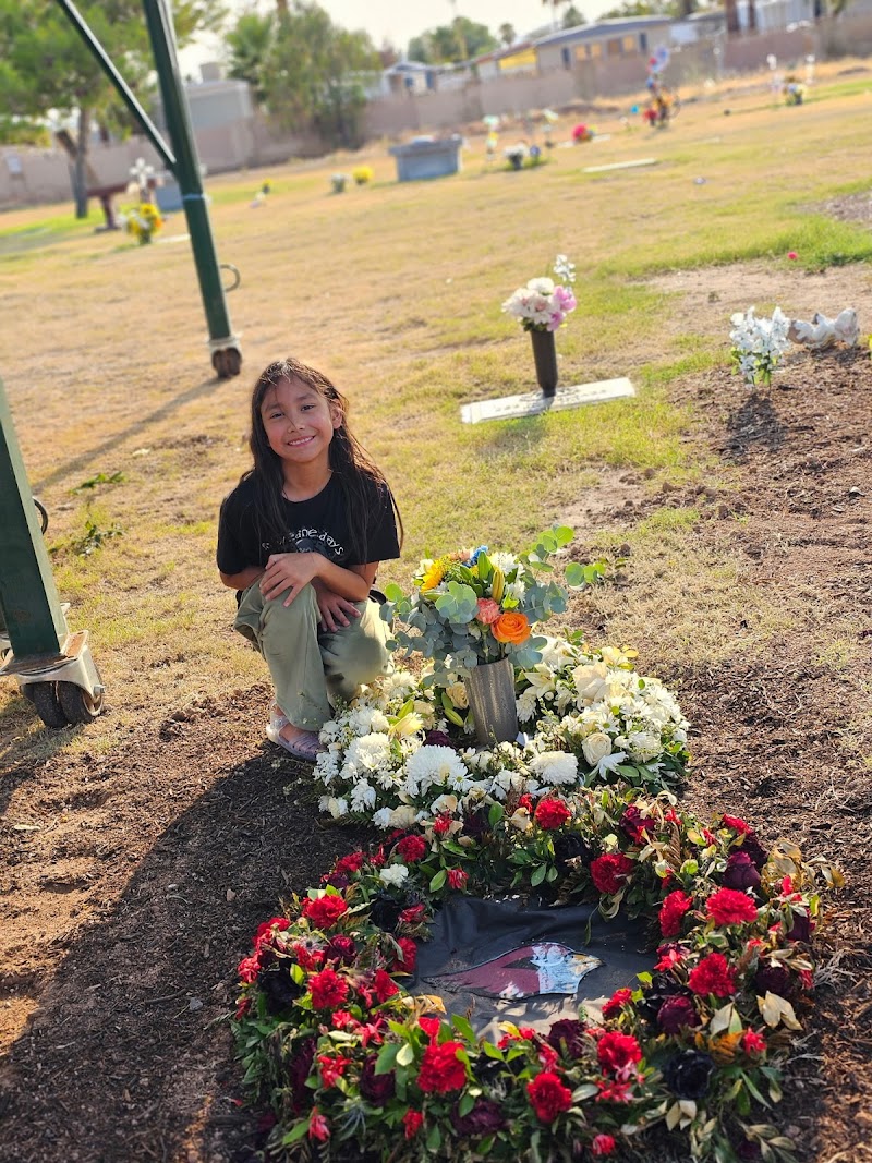 Resthaven Park Cemetery photo 2