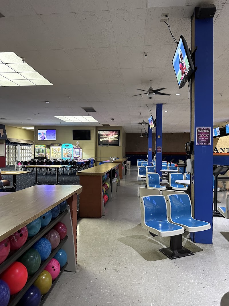 Earl Anthony's Dublin Bowl photo 2