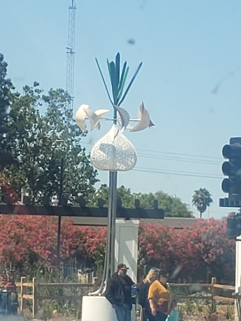 Garlic Bulb Sculpture photo 2