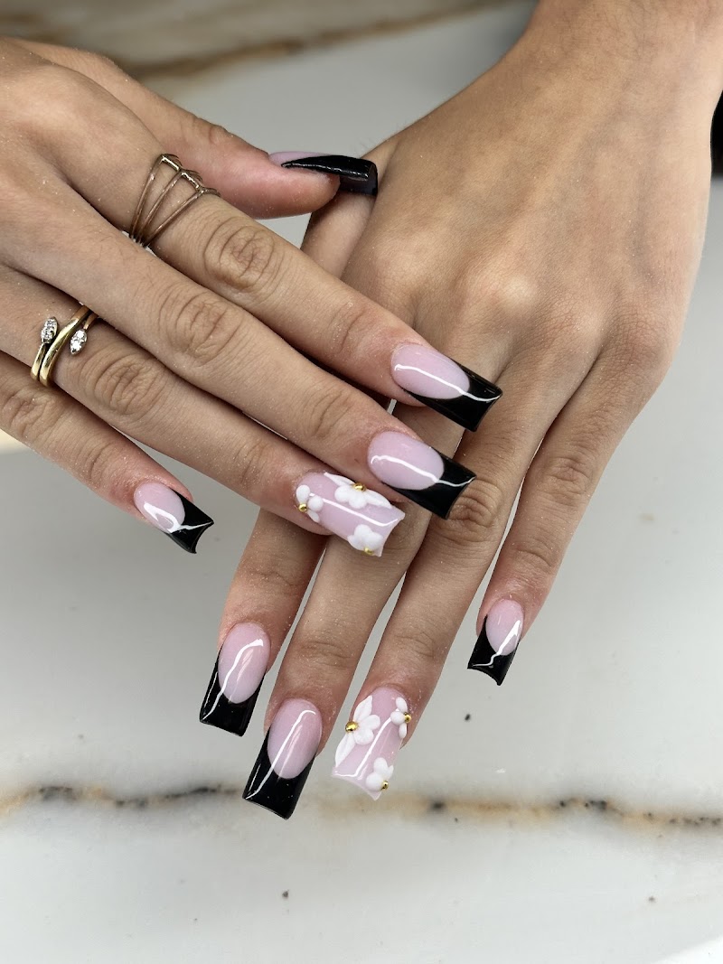 Golden Nails of Spring Hill photo 2