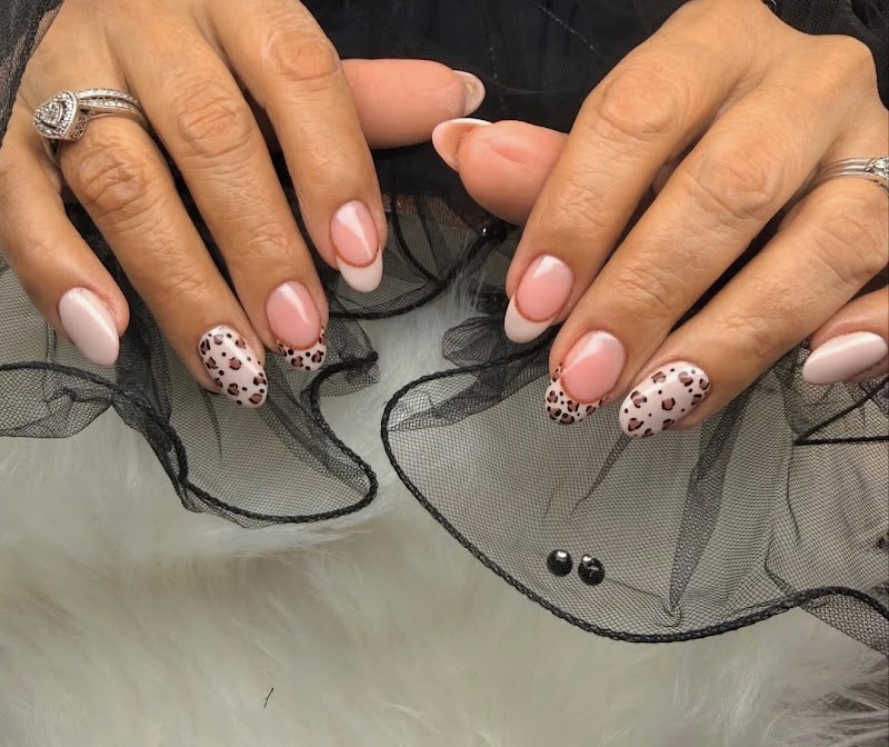 Golden Nails of Spring Hill photo 4