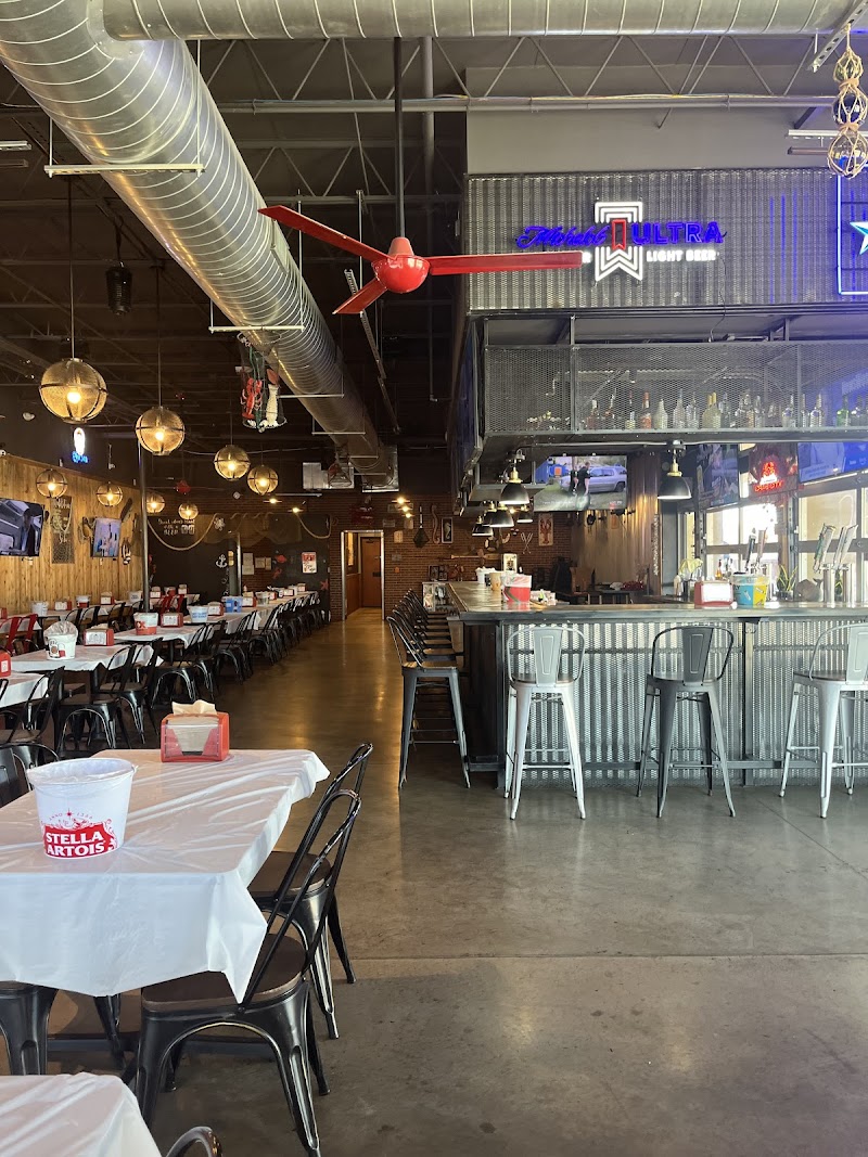 Crab City Seafood & Wing Bar photo 4