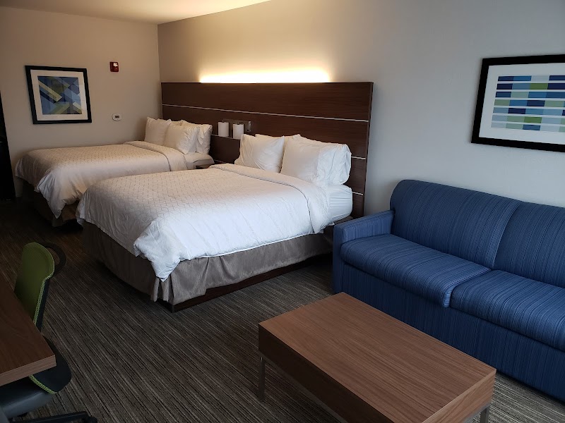 Holiday Inn Express & Suites Suisun City, an IHG Hotel photo 2