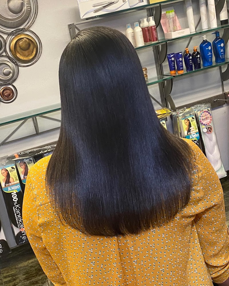 Hyatt's Hair Studio photo 3