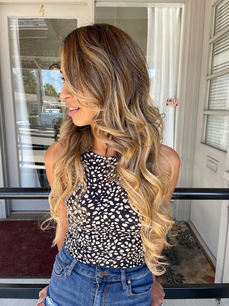 Ashleigh Blake Hair photo 5