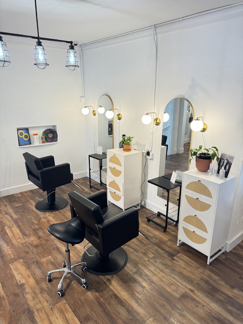 Salon Cypress photo 3