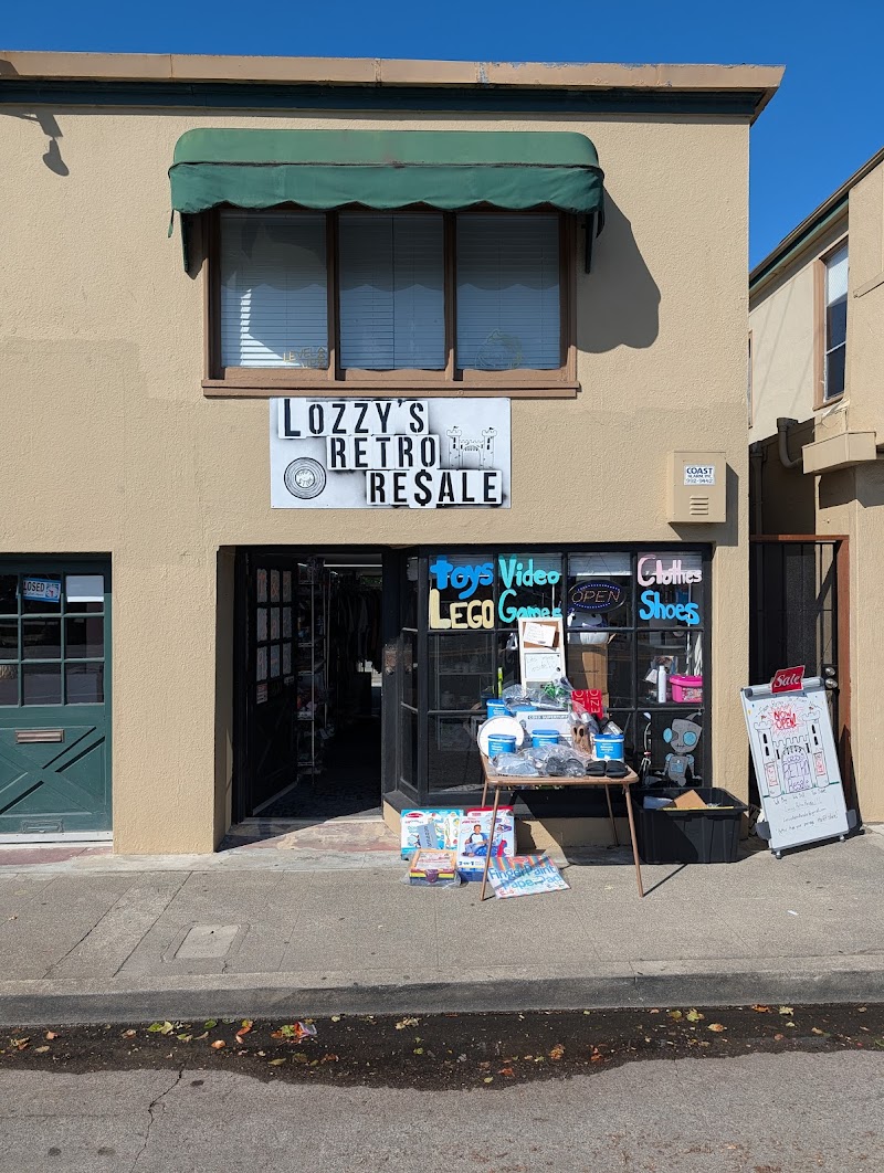 Photo of LOZZY’S Retro Resale thrift store