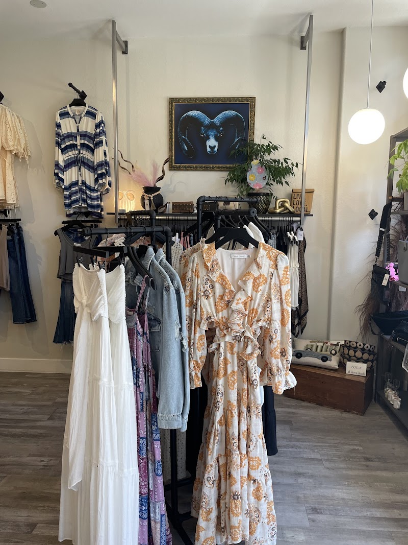Hush Up Clothing Boutique photo 4