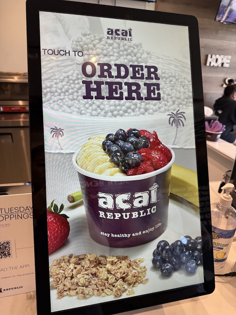 Acai Republic - Burbank photo 4