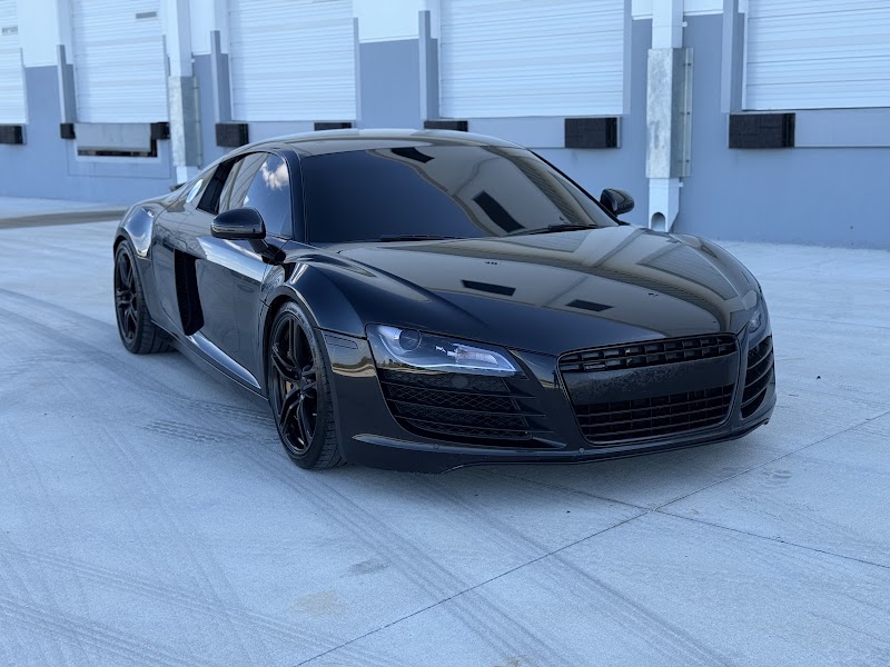 AutoLux Car & Truck photo 4