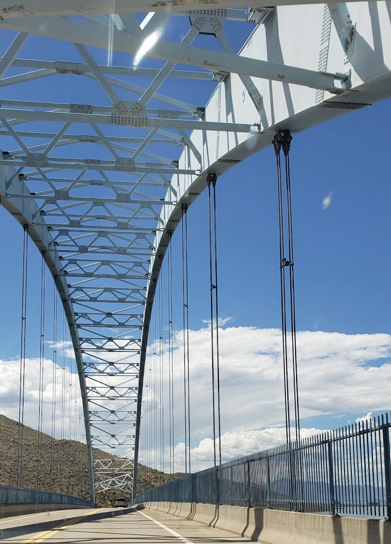 Roosevelt Lake Bridge photo 3