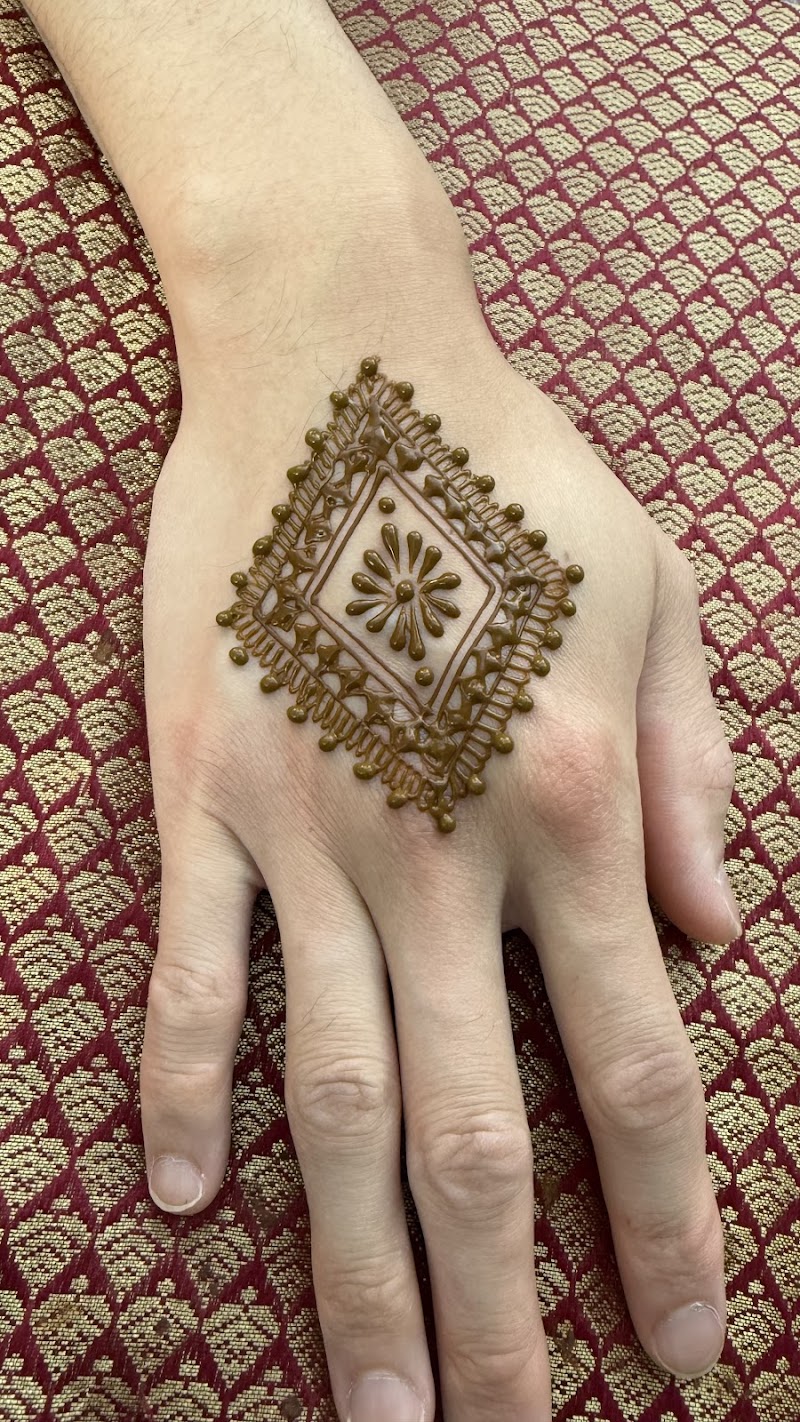 Photo of Shilpakala Artworld - Henna, Face Paint, Balloon Twisting, Cloth Alterations