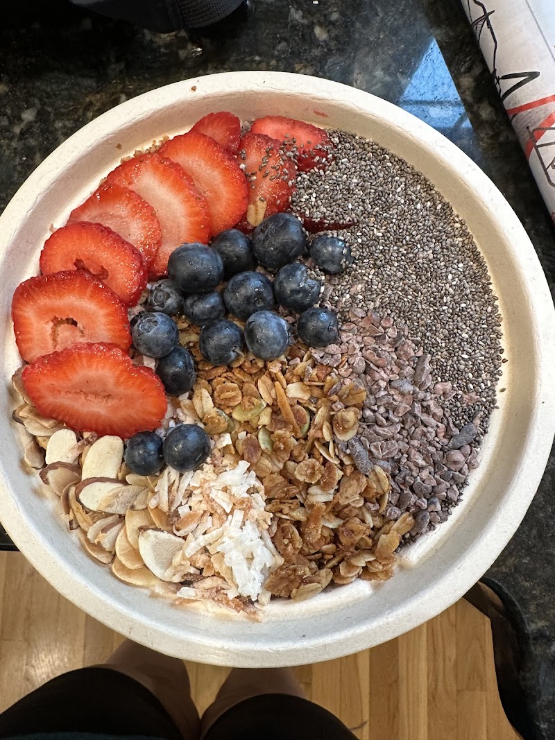 Earth's Harvest Kitchen & Juicery photo 4