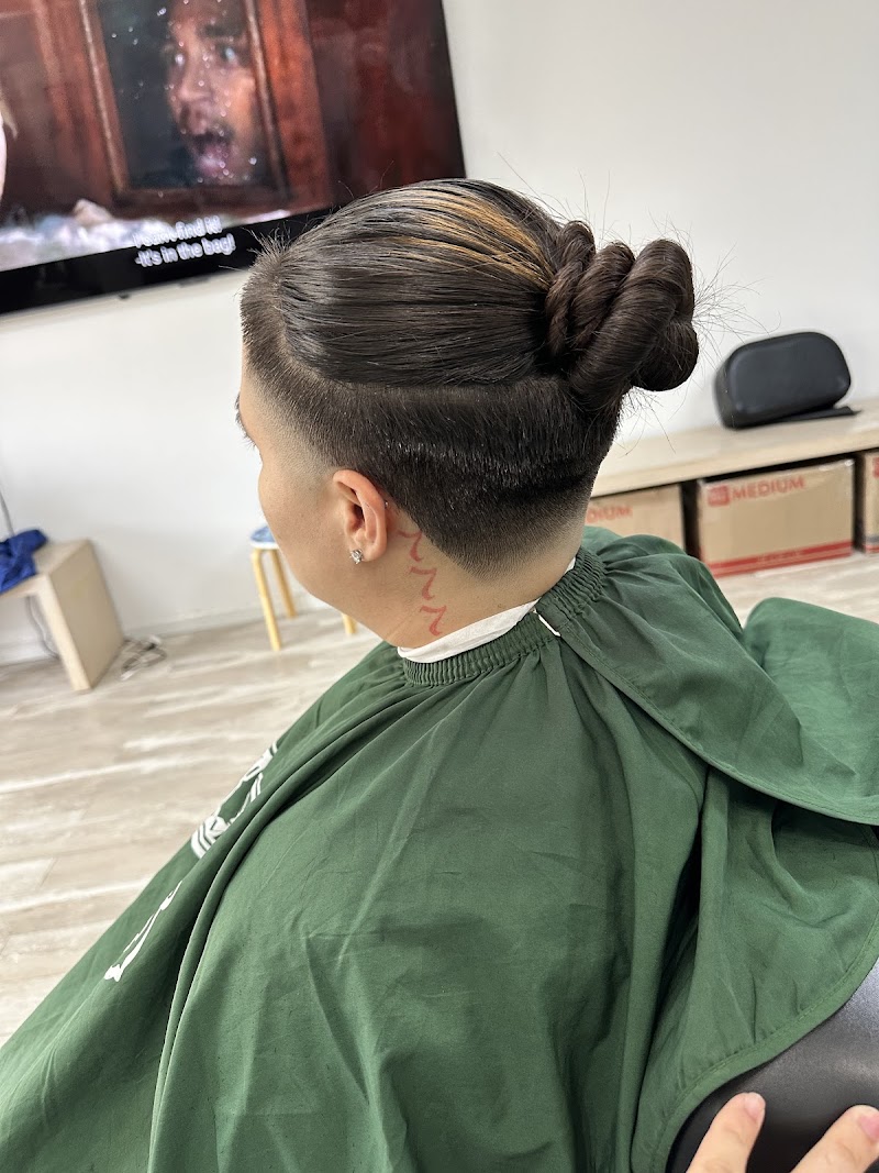 Shades barbershop photo 2
