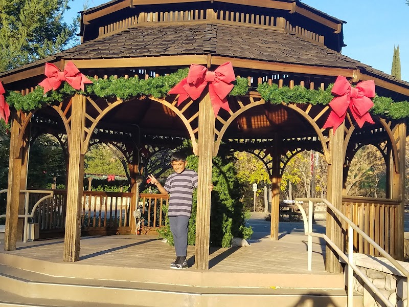 The Grove photo 3