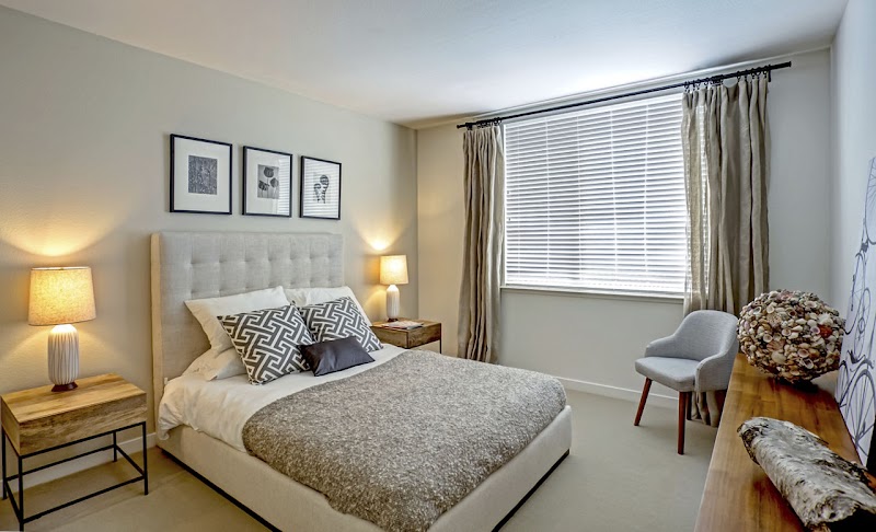 One Hundred Grand Apartments photo 2