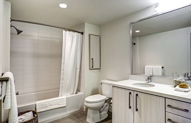 One Hundred Grand Apartments photo 5
