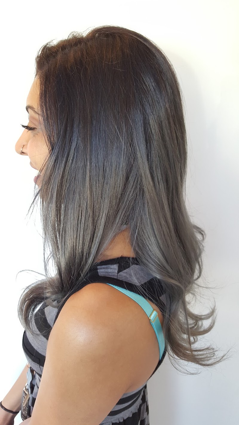 The MadHouse Salon photo 4