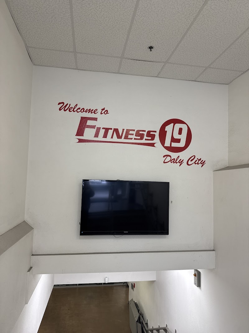 Fitness 19 photo 5