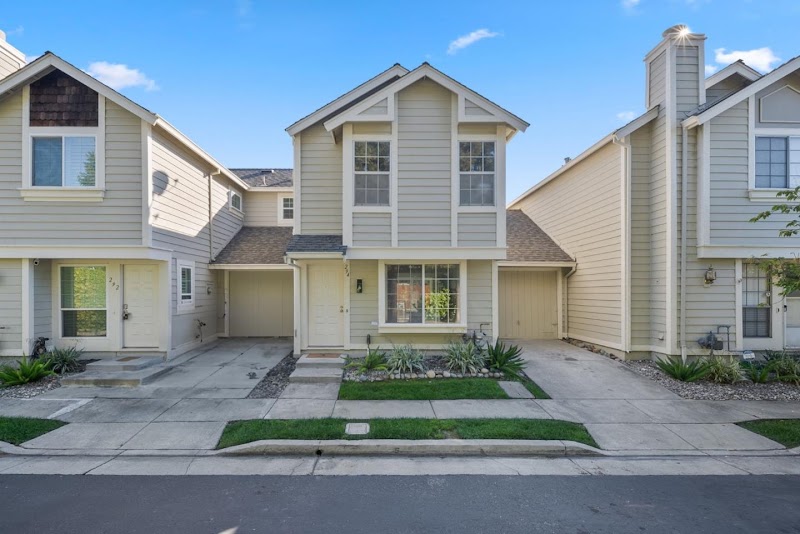 Gurpriit Atwal, Intero Real Estate photo 3