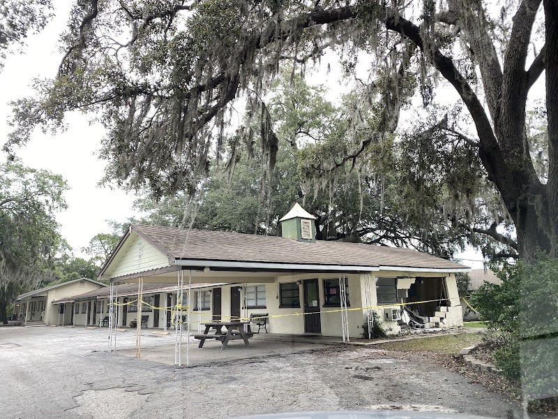 Photo of Angelina Lakeside Inn