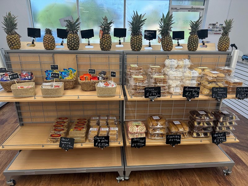 El Frezco Supermarket photo 4