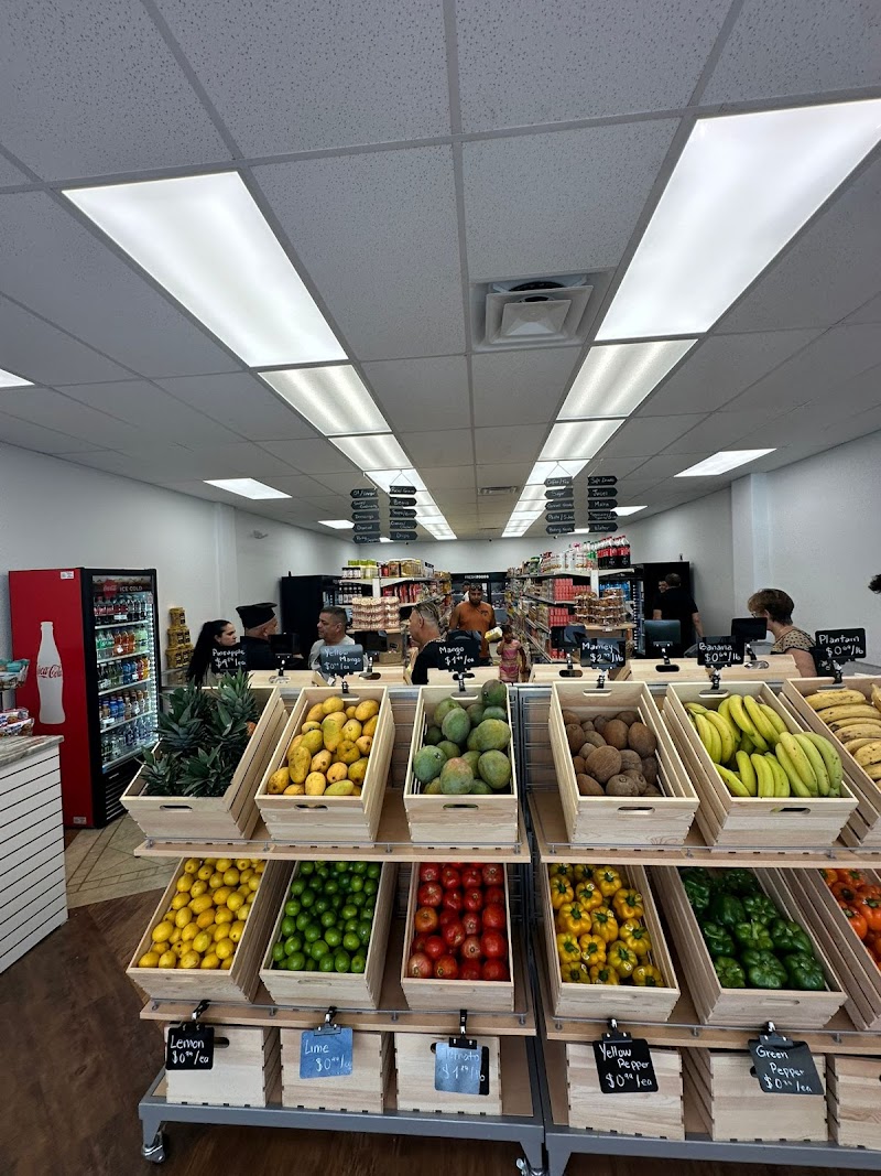 El Frezco Supermarket photo 2
