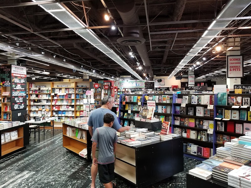 Kepler's Books photo 5
