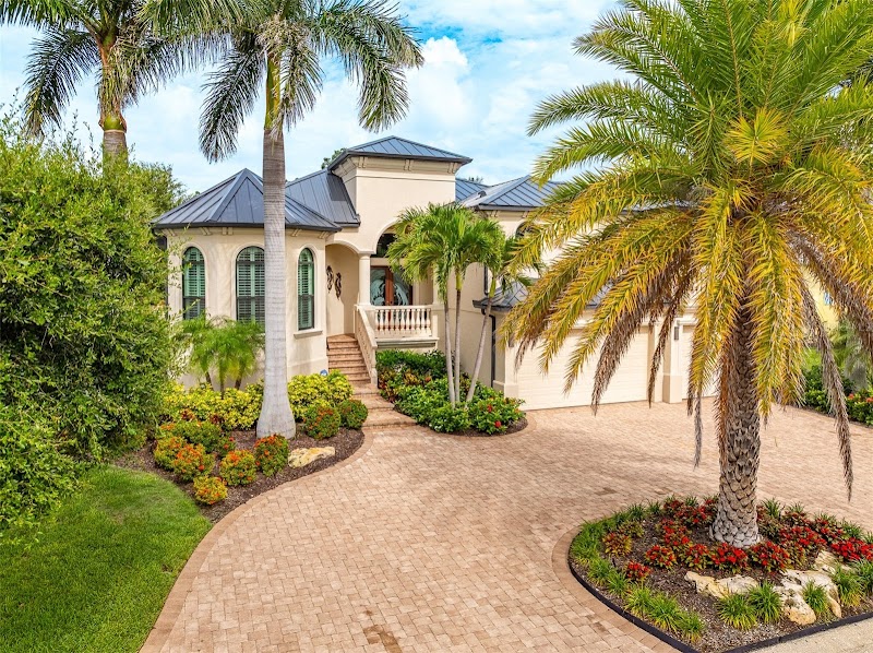 Three Avenues Group at Real Broker photo 2