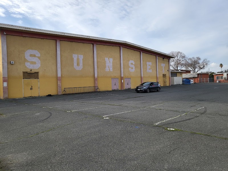 Photo of COVID-19 Vaccine Location-Hayward Adult School Gym