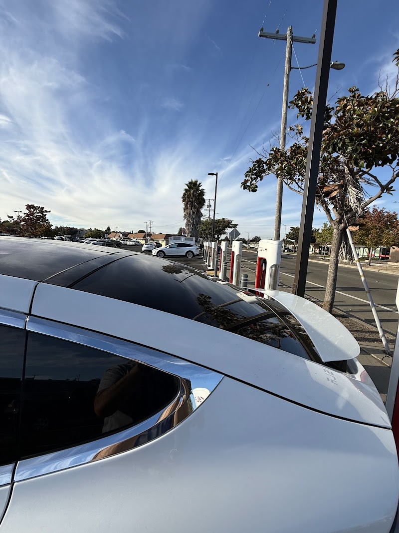 Tesla Supercharger photo 2