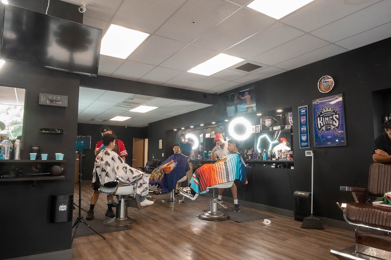 Top Rank Barbershop photo 2