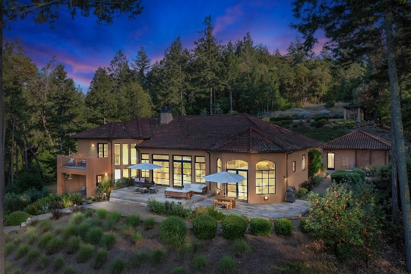 Healdsburg Luxury Living by Realtor Emily Martin photo 4