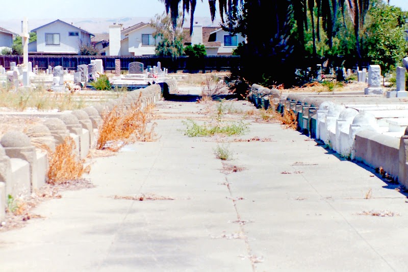 Holy Spirit Cemetery photo 3