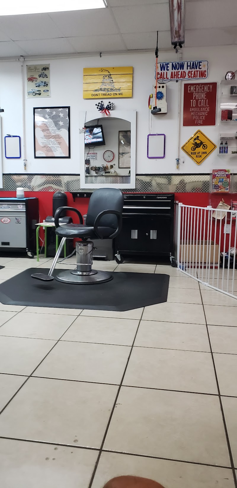 Hair Mechanics Barbershop ( The Original ) photo 2