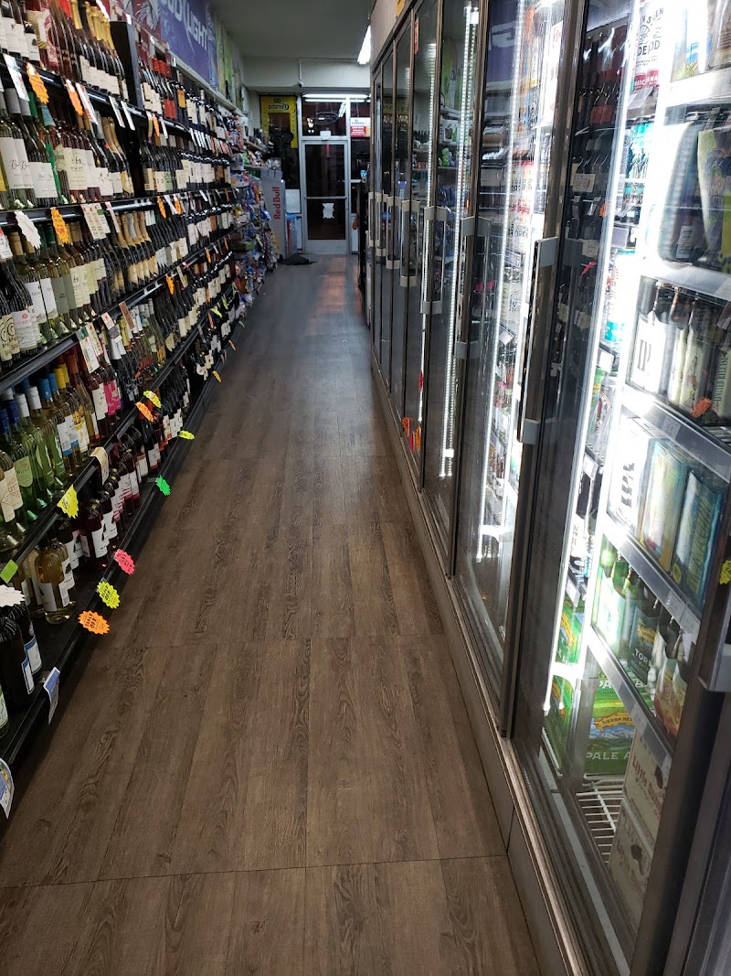 Healdsburg Liquor and market photo 2