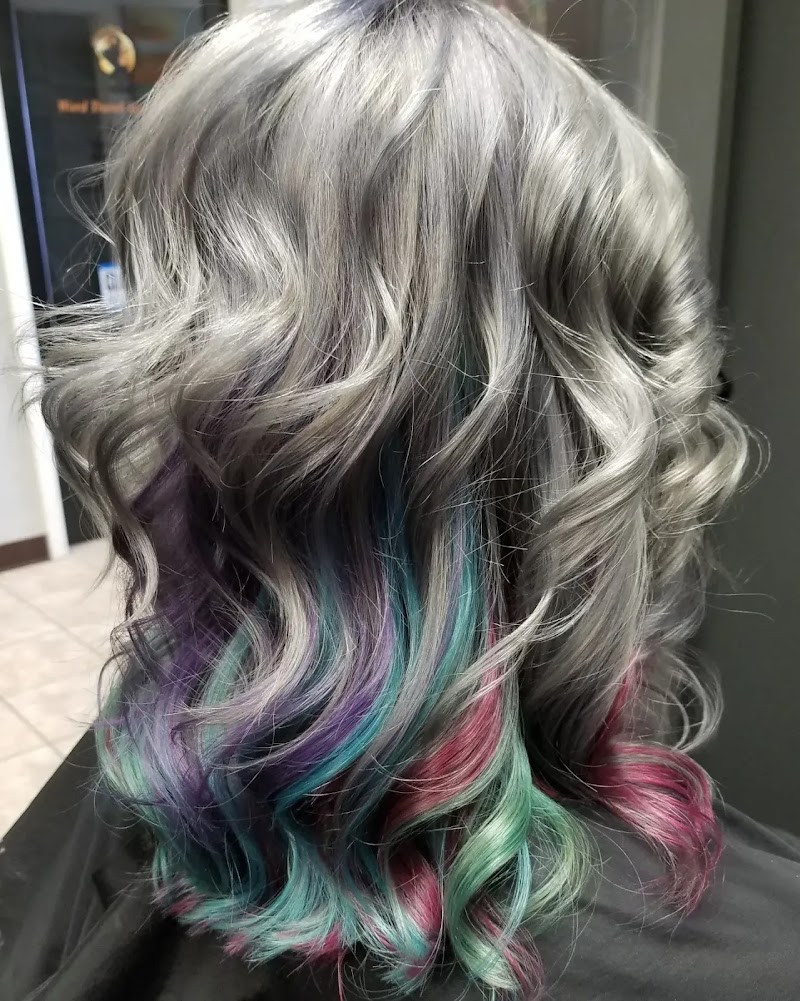 Photo of @lynraepaintshair