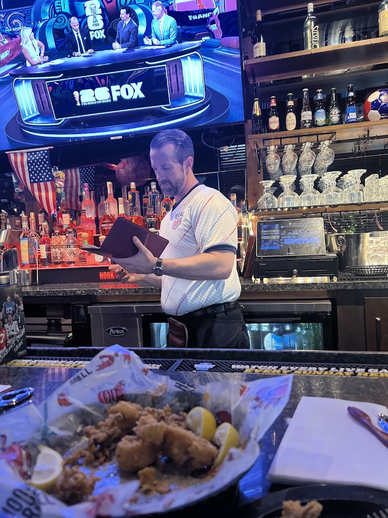 Hook & Reel Cajun Seafood & Bar photo 5