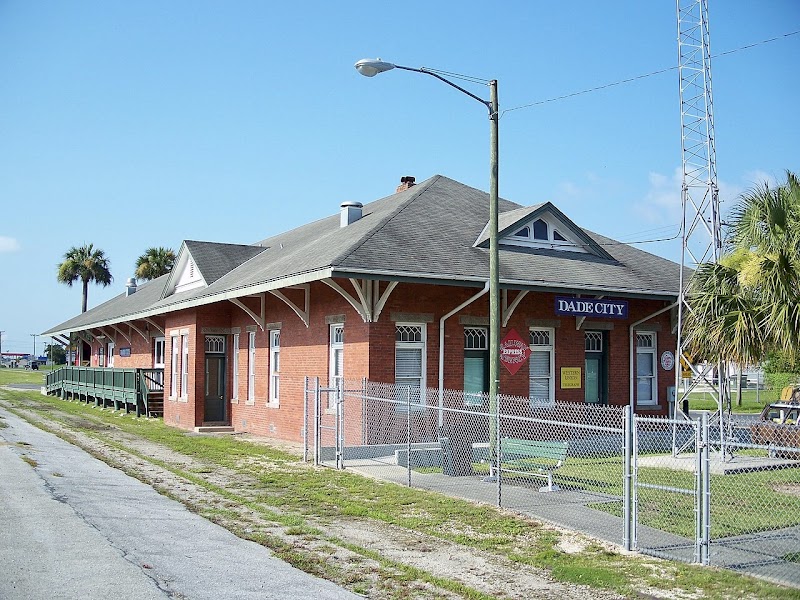 Dade City photo 3