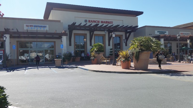 Marlin Cove Shopping Center photo 3