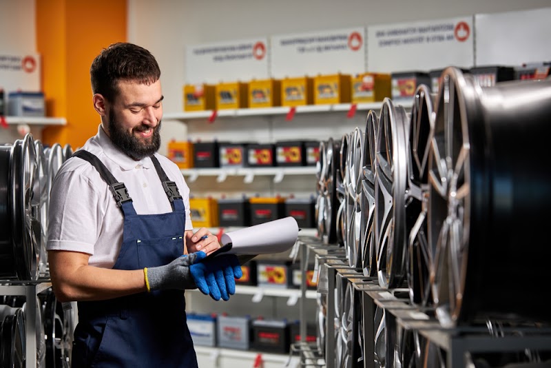 Long Beach Auto Parts photo 2